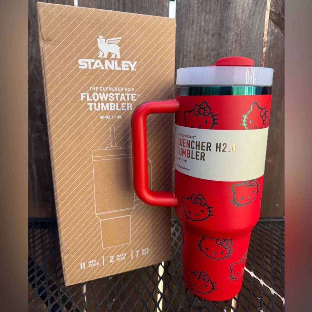 Stanley Red Hello Kitty Quencher H2.0 Tumbler - Picture 1 of 1
